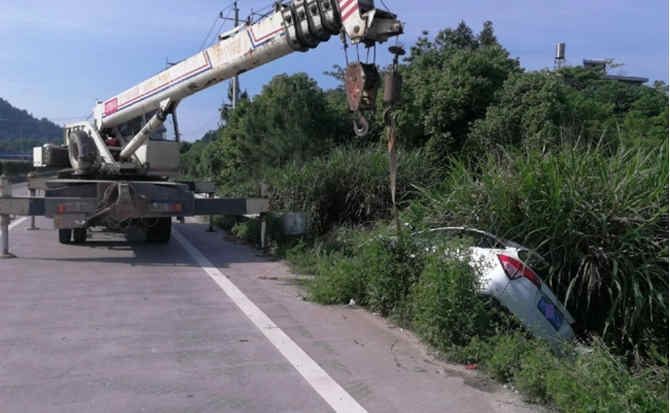乡宁重载吊车救援 乡宁重载吊车救援
